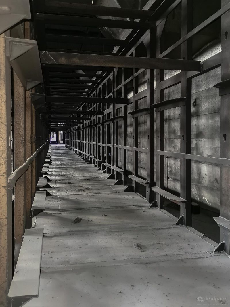 Fahrweg Schiebebuehne Pressen Hangseite